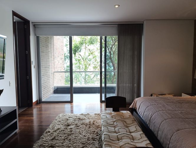 Apartamento de 3 alcobas en arriendo en El Poblado, Medellín, 263 m² · foto 9 de 18