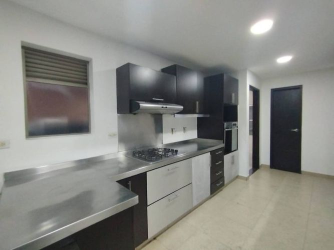 Casa de 3 alcobas en venta en Suramerica, Itagüí, 240 m² · foto 4 de 20