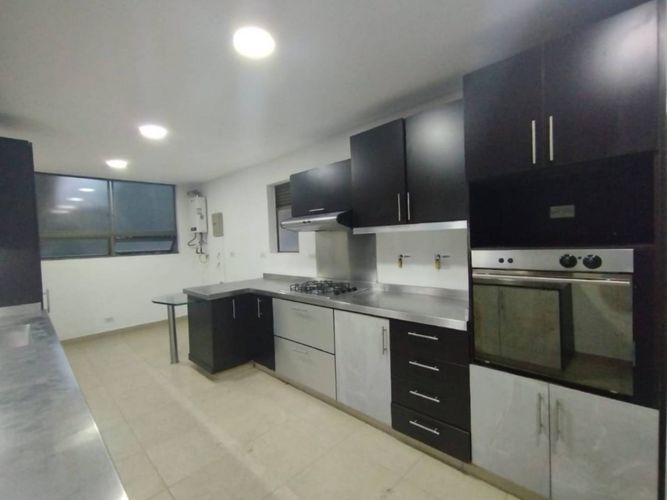Casa de 3 alcobas en venta en Suramerica, Itagüí, 240 m² · foto 5 de 20