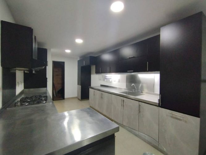 Casa de 3 alcobas en venta en Suramerica, Itagüí, 240 m² · foto 6 de 20
