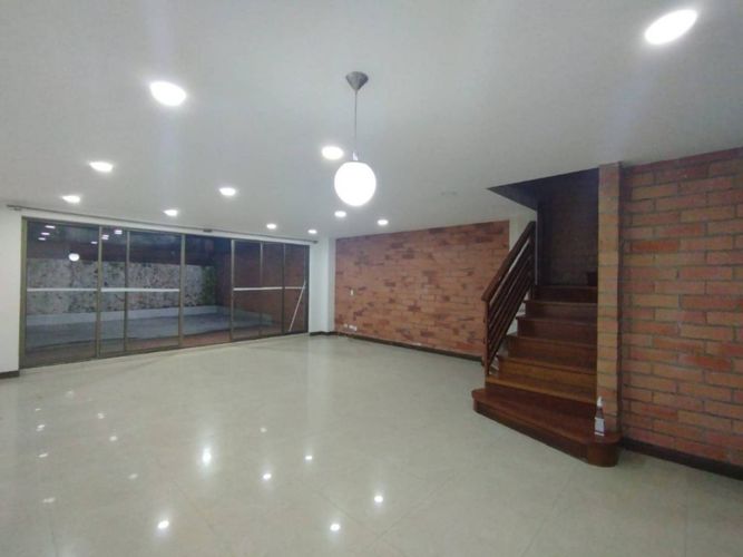 Casa de 3 alcobas en venta en Suramerica, Itagüí, 240 m² · foto 7 de 20