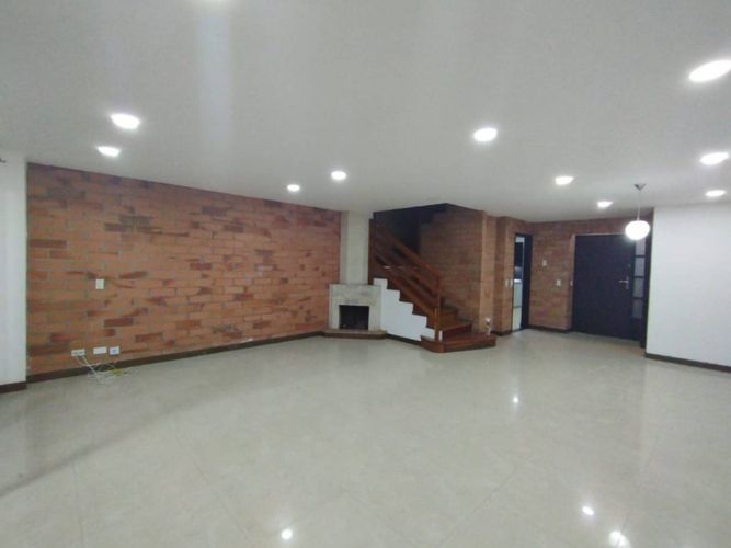 Casa de 3 alcobas en venta en Suramerica, Itagüí, 240 m² · foto 9 de 20