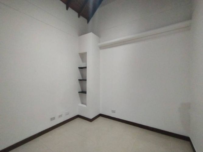Casa de 3 alcobas en venta en Suramerica, Itagüí, 240 m² · foto 10 de 20