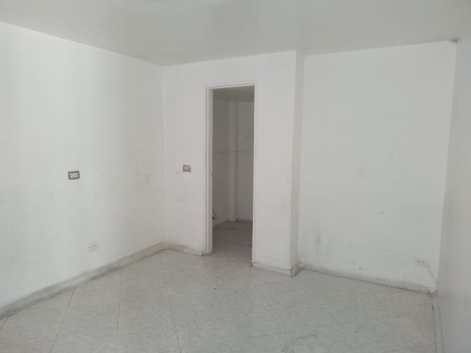 Consultorio en arriendo en Camino Verde, Envigado, 37 m² · foto 3 de 10