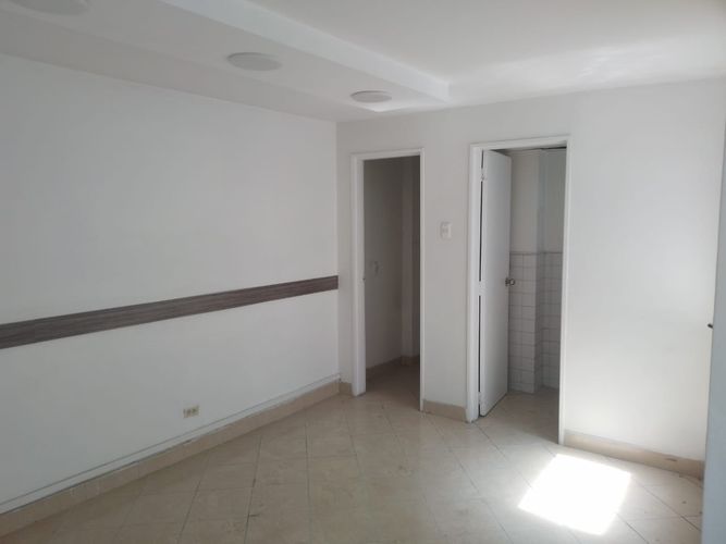 Oficina en arriendo en Camino Verde, Envigado, 37 m² · foto 2 de 10