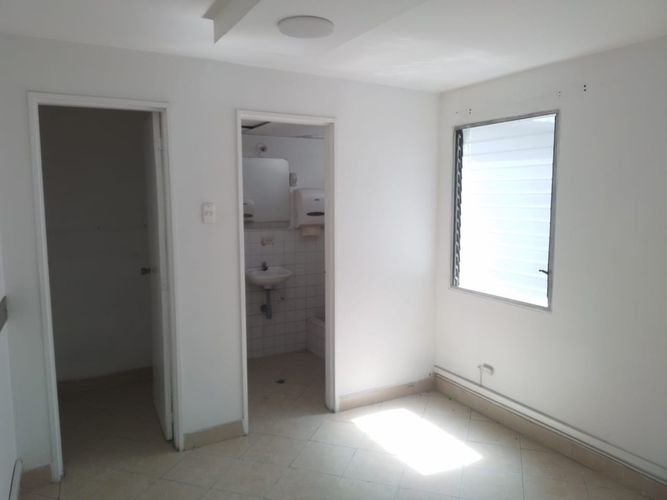 Oficina en arriendo en Camino Verde, Envigado, 37 m² · foto 3 de 10