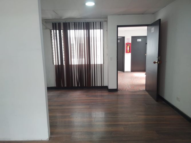 Oficina en arriendo en Camino Verde, Envigado, 37 m² · foto 3 de 7