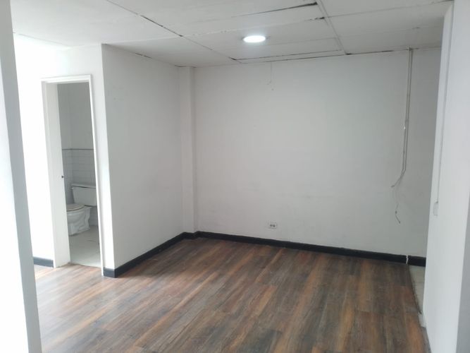Oficina en arriendo en Camino Verde, Envigado, 37 m² · foto 2 de 7