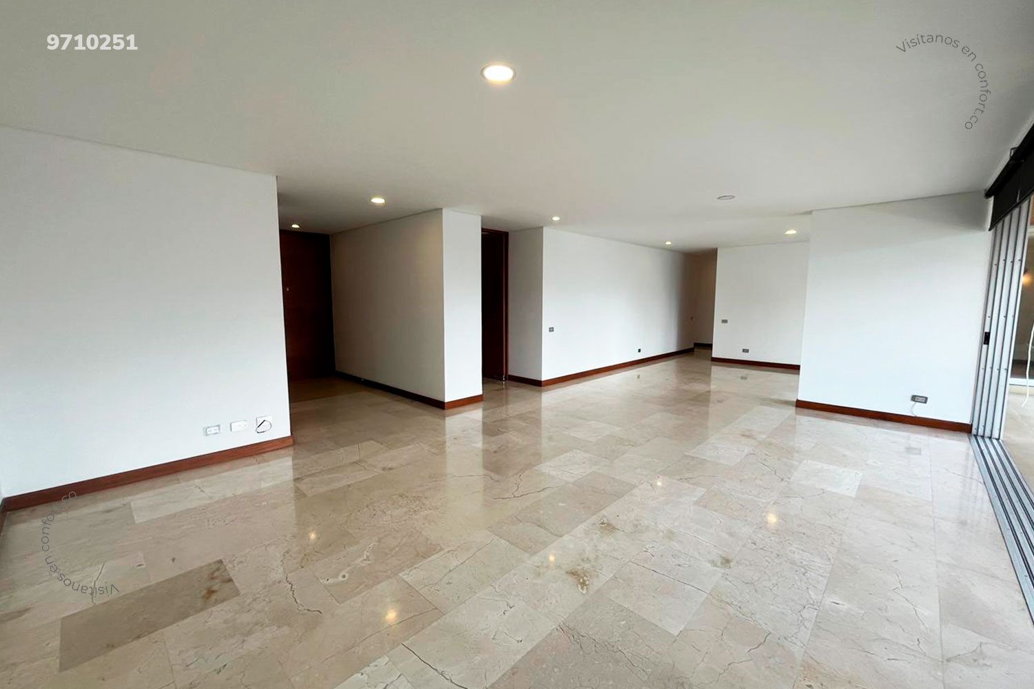 Apartamento en arriendo en Los Parra, Medellín · foto 2 de 24