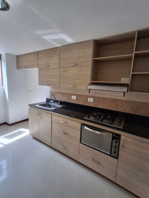 Apartamento de 3 alcobas en arriendo en Urbanización Las Cumbres, Medellín, 120 m² · foto 5 de 19