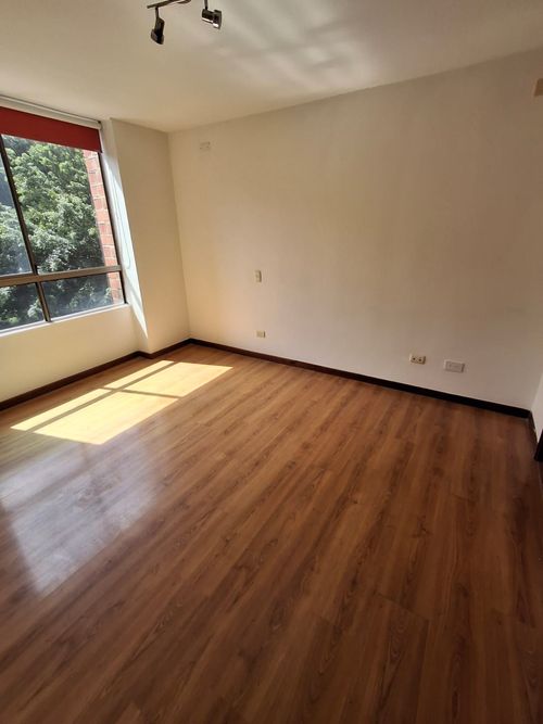 Apartamento de 3 alcobas en arriendo en Urbanización Las Cumbres, Medellín, 120 m² · foto 7 de 19
