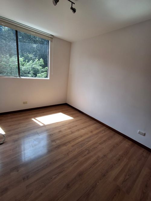 Apartamento de 3 alcobas en arriendo en Urbanización Las Cumbres, Medellín, 120 m² · foto 9 de 19