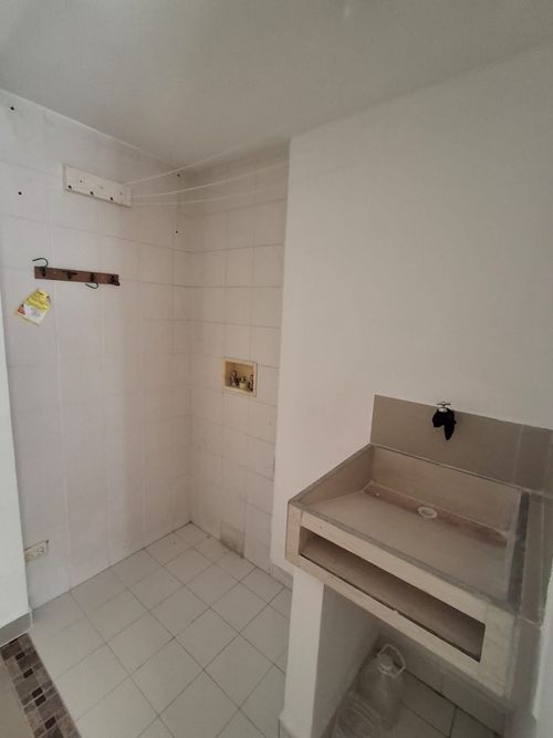 Apartamento de 3 alcobas en arriendo en Urbanización Las Cumbres, Medellín, 120 m² · foto 16 de 19