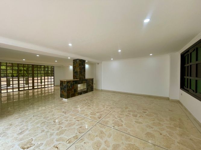 Casa de 5 alcobas en venta en Loma De La Doctora, Sabaneta, 400 m² · foto 3 de 24