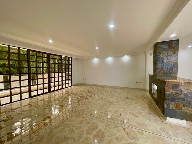 Casa de 5 alcobas en venta en Loma De La Doctora, Sabaneta, 400 m² · foto 4 de 24