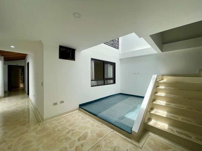 Casa de 5 alcobas en venta en Loma De La Doctora, Sabaneta, 400 m² · foto 5 de 24
