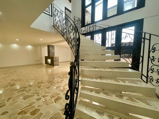 Casa de 5 alcobas en venta en Loma De La Doctora, Sabaneta, 400 m² · foto 6 de 24