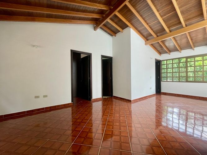 Casa de 5 alcobas en venta en Loma De La Doctora, Sabaneta, 400 m² · foto 8 de 24