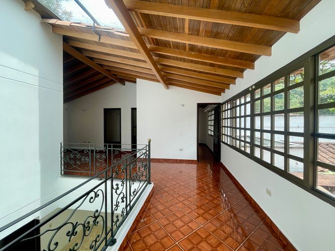 Casa de 5 alcobas en venta en Loma De La Doctora, Sabaneta, 400 m² · foto 11 de 24