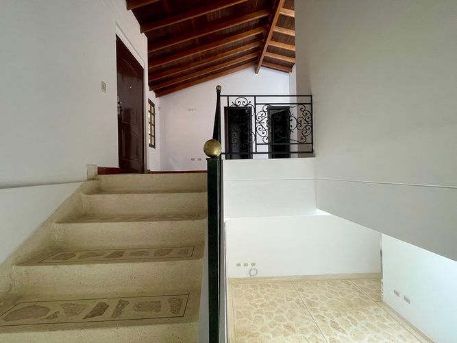 Casa de 5 alcobas en venta en Loma De La Doctora, Sabaneta, 400 m² · foto 12 de 24