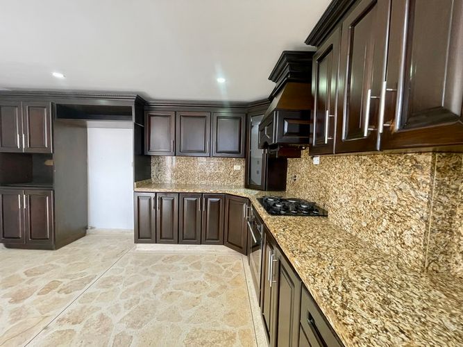 Casa de 5 alcobas en venta en Loma De La Doctora, Sabaneta, 400 m² · foto 14 de 24