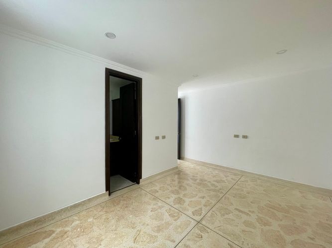 Casa de 5 alcobas en venta en Loma De La Doctora, Sabaneta, 400 m² · foto 16 de 24