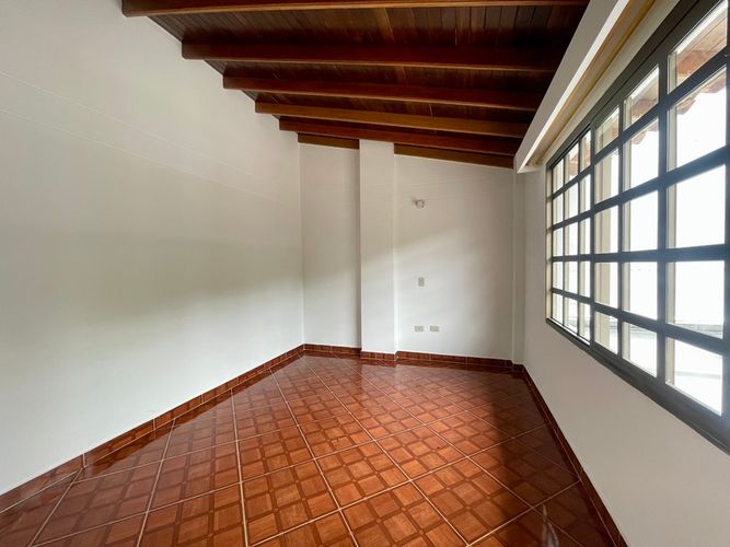 Casa de 5 alcobas en venta en Loma De La Doctora, Sabaneta, 400 m² · foto 20 de 24