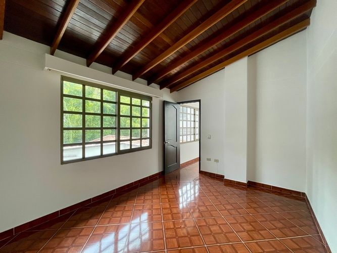 Casa de 5 alcobas en venta en Loma De La Doctora, Sabaneta, 400 m² · foto 22 de 24