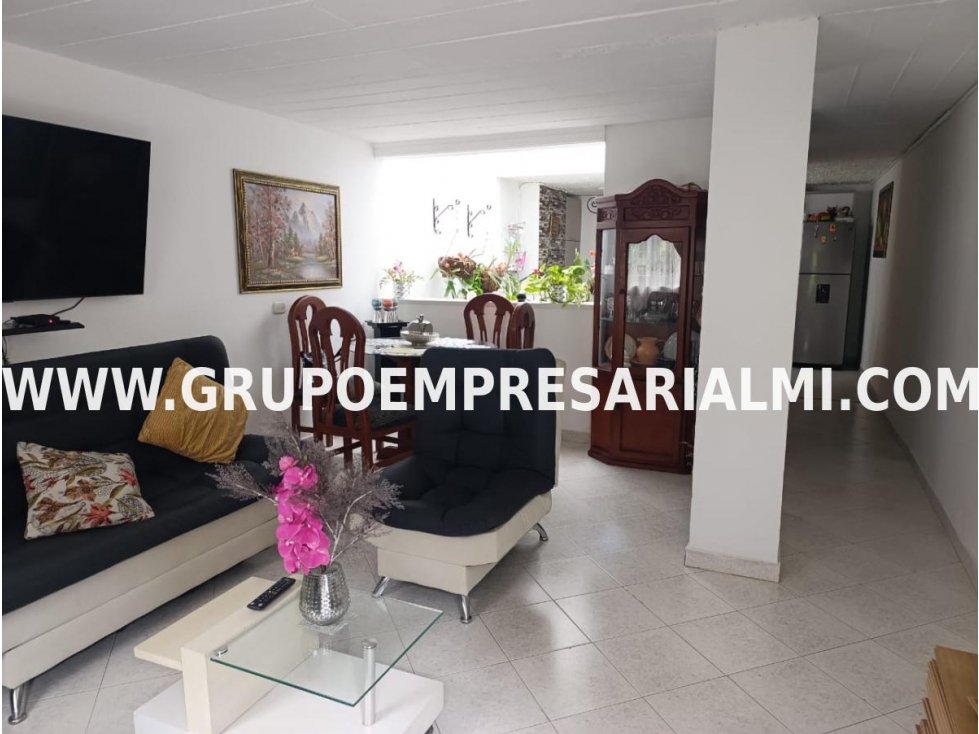 Apartaestudio for sale in La milagrosa, Medellín 2