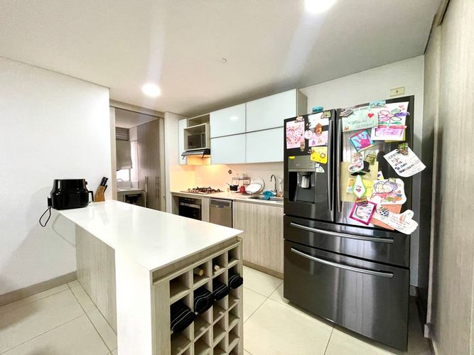Apartamento de 3 alcobas en venta en Castropol, Medellín, 136 m² · foto 2 de 11