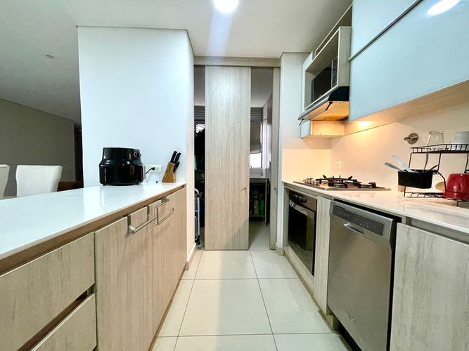 Apartamento de 3 alcobas en venta en Castropol, Medellín, 136 m² · foto 3 de 11