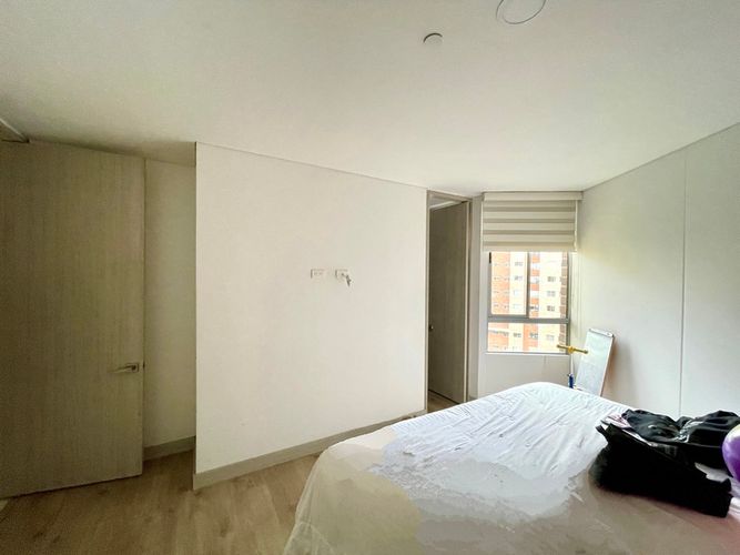 Apartamento de 3 alcobas en venta en Castropol, Medellín, 136 m² · foto 4 de 11