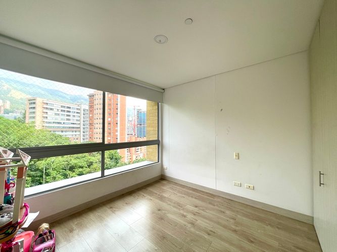 Apartamento de 3 alcobas en venta en Castropol, Medellín, 136 m² · foto 6 de 11