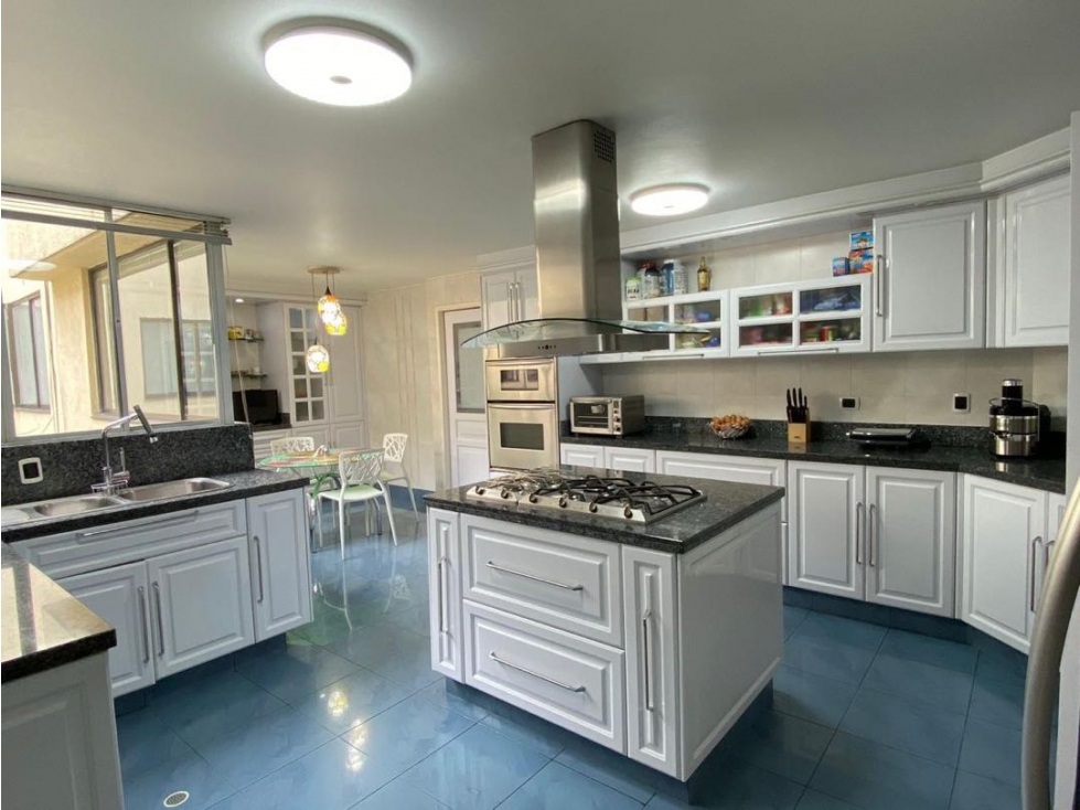 Apartamento en venta en Santa Barbara Central, Bogotá · foto 2 de 24