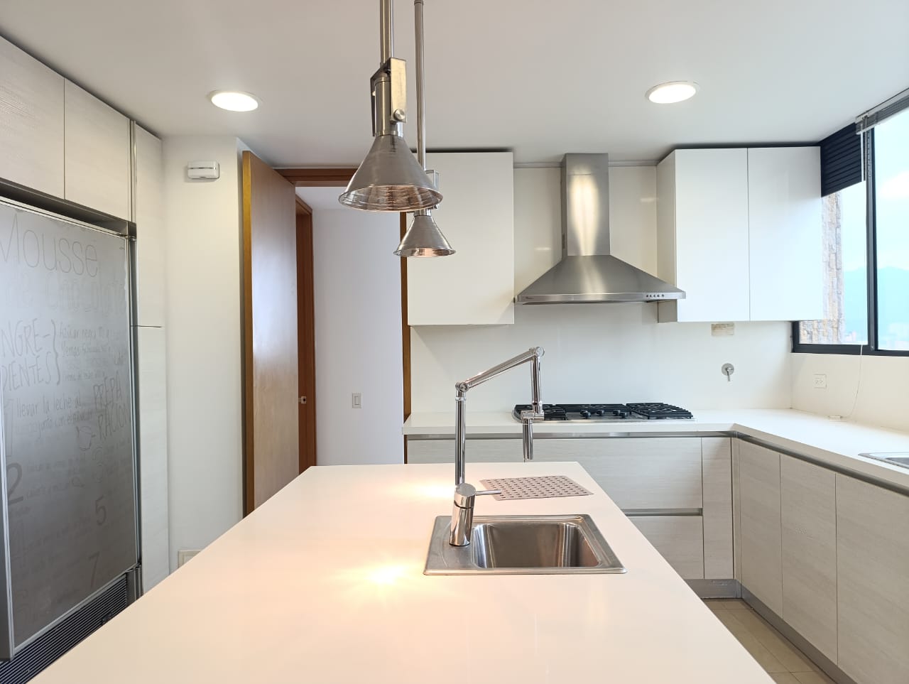 Apartamento en arriendo en El Poblado, Medellín · foto 11 de 19