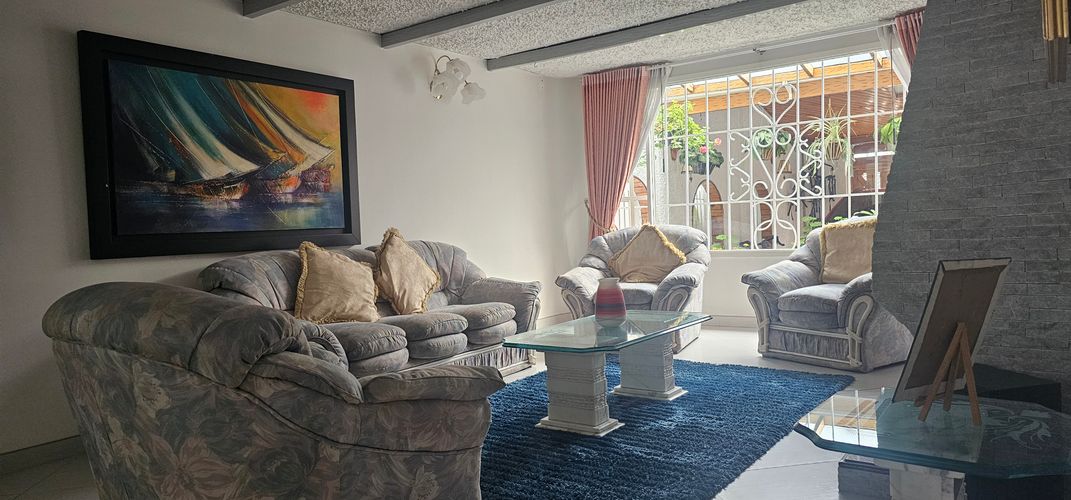 Casa de 4 alcobas en venta en La Floresta, Bogotá, 220 m² · foto 4 de 24