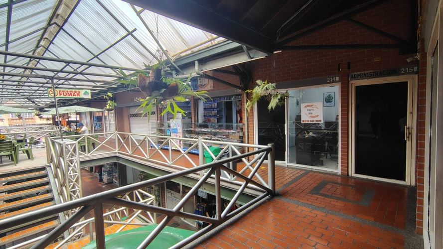 Local en arriendo en La Candelaria, Medellín, 34 m² · foto 2 de 12