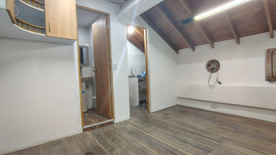 Local en arriendo en La Candelaria, Medellín, 34 m² · foto 6 de 12