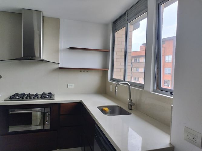 Apartamento de 3 alcobas en arriendo en El Poblado, Medellín, 122 m² · foto 4 de 18