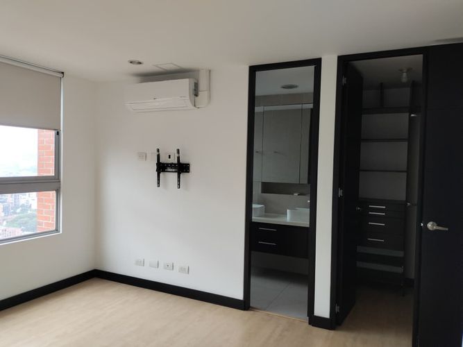 Apartamento de 3 alcobas en arriendo en El Poblado, Medellín, 122 m² · foto 11 de 18