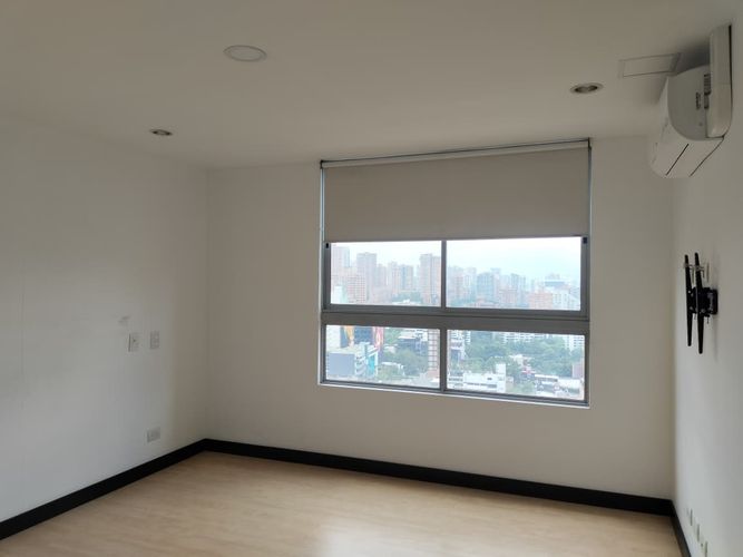 Apartamento de 3 alcobas en arriendo en El Poblado, Medellín, 122 m² · foto 8 de 18