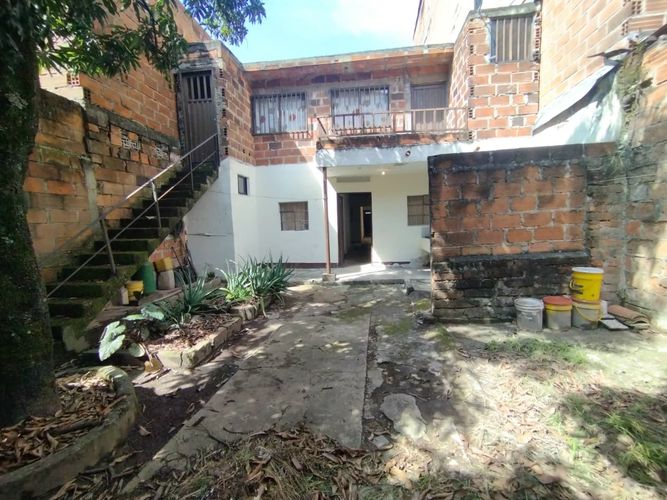 Bodega en arriendo en Cristo Rey, Medellín, 250 m² · foto 3 de 20