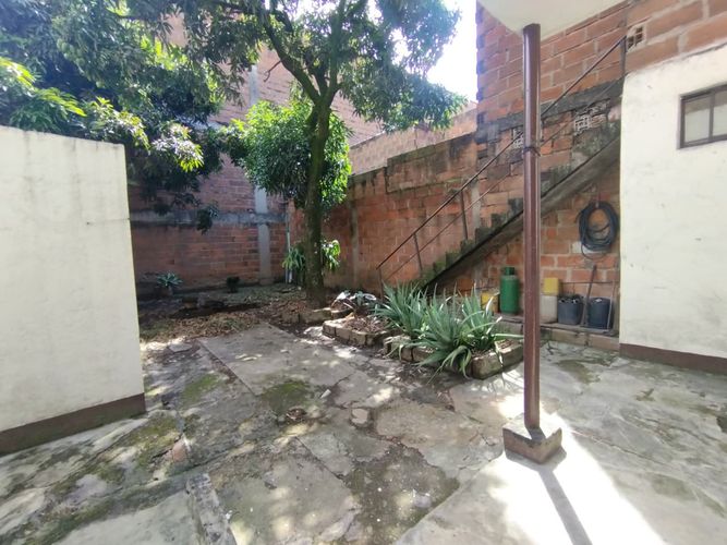 Bodega en arriendo en Cristo Rey, Medellín, 250 m² · foto 6 de 20