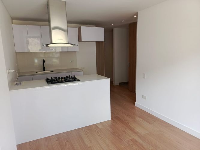 Apartaestudio en venta en Bosque De Pinos, Bogotá, 47 m² · foto 2 de 10