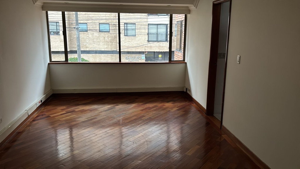 Apartamento en venta en Quinta Paredes, Bogotá · foto 5 de 10