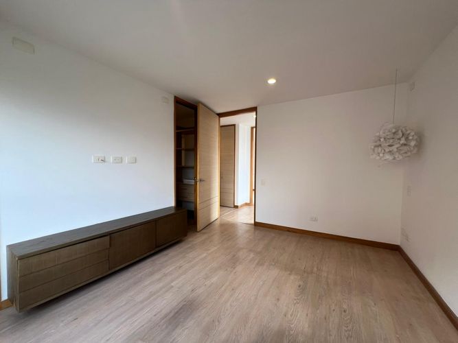 Apartamento de 3 alcobas en arriendo en Loma Benedictinos, Envigado, 140 m² · foto 17 de 20
