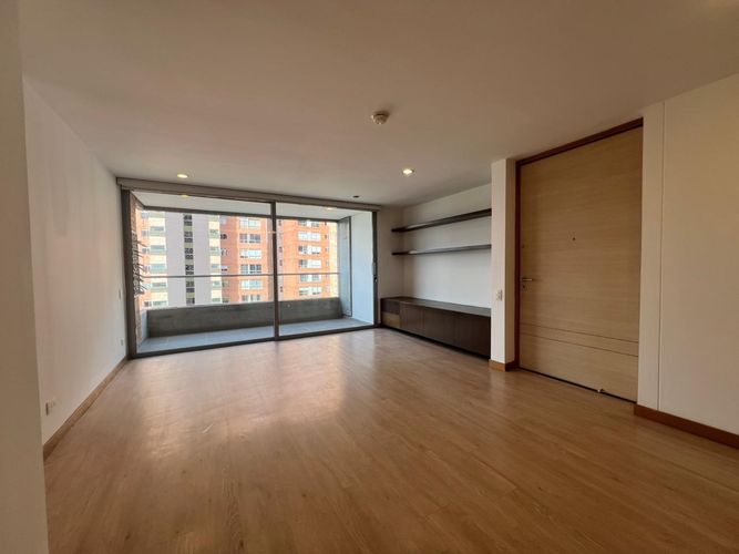Apartamento de 3 alcobas en arriendo en Loma Benedictinos, Envigado, 140 m² · foto 3 de 20