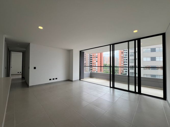 Apartamento de 2 alcobas en arriendo en Loma Del Esmeraldal, Envigado, 90 m² · foto 3 de 15