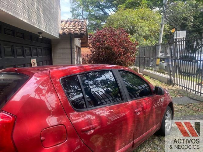 Casa de 4 alcobas en arriendo en La Aguacatala, Medellín, 217 m² · foto 5 de 24