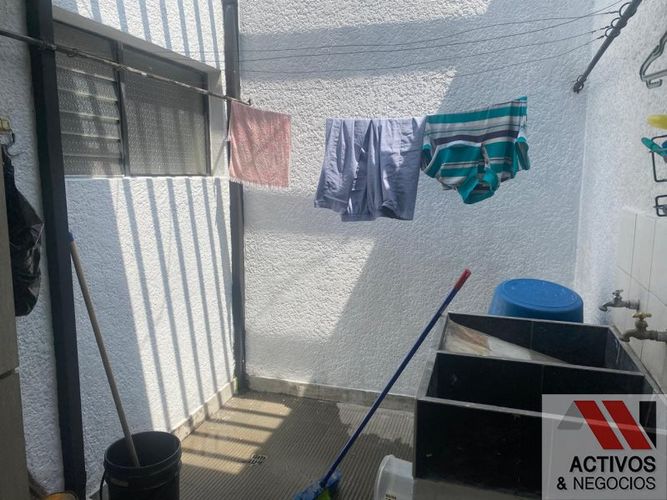 Casa de 4 alcobas en arriendo en La Aguacatala, Medellín, 217 m² · foto 16 de 24